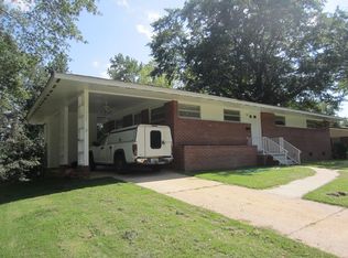 725 Holleman Dr, Eufaula, AL 36027