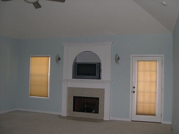 3rd image of 1118A Southbend Dr