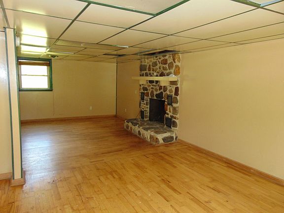 5th image of 385 Fairystone Park Hwy