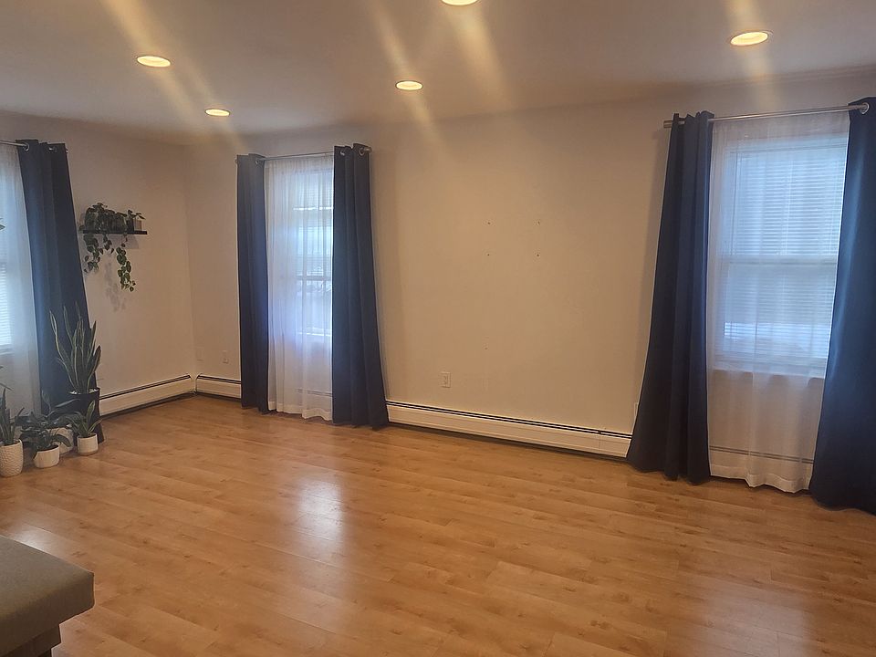 2nd image of 77 Mozart St #2