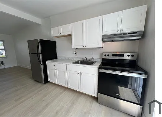 2 bed, 650 sqft, $1,795 — Photo 3