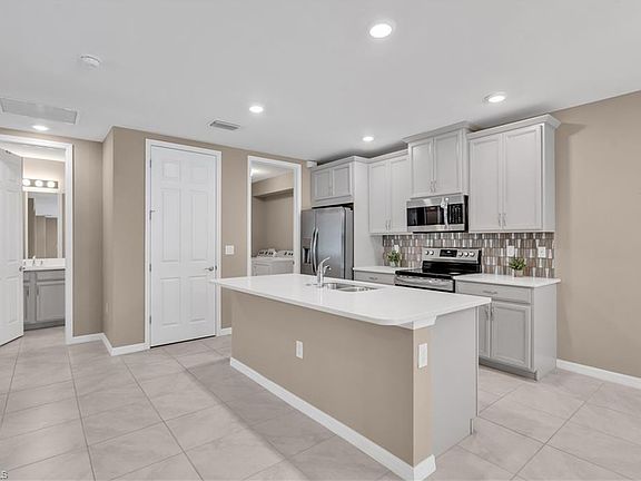 2nd image of 14695 Edgewater CIR