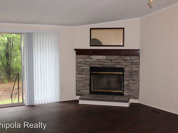 3rd image of 2826 Linwood Cres
