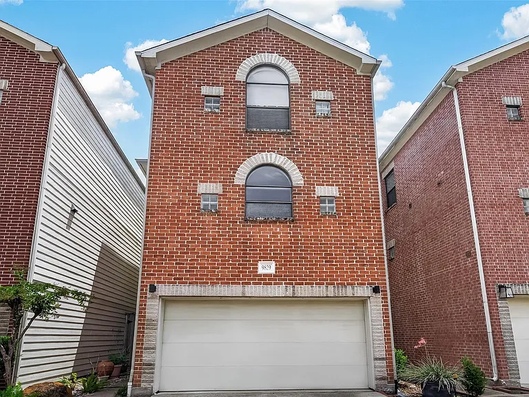 9829 Madeline Alyssa Ct — Photo 2