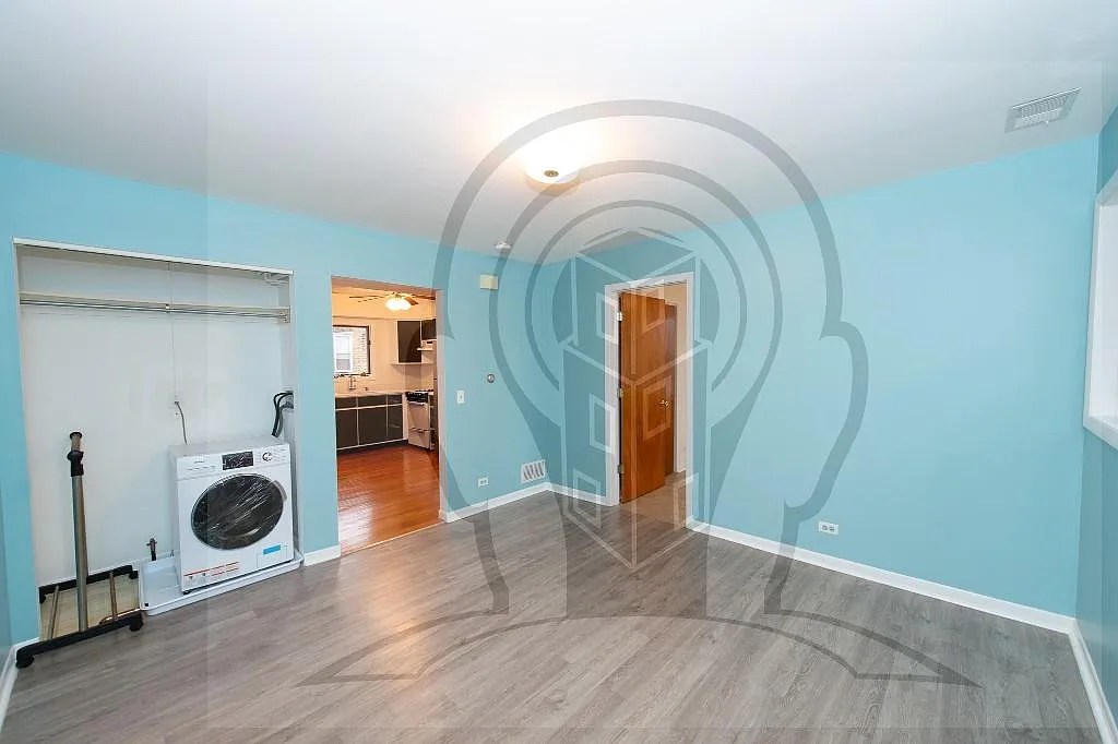 2 bed, 1.0 bath, 625 sqft, $1,700 — Photo 3