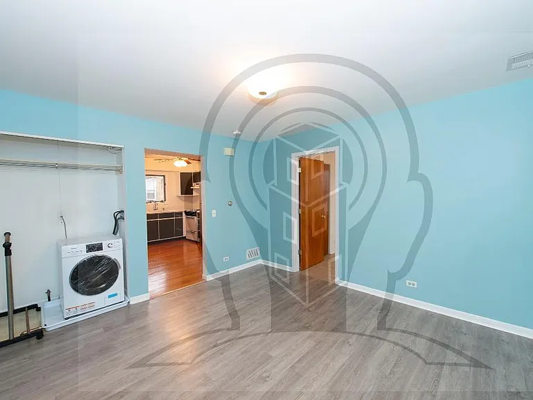 5222 W Belmont Ave #2R — Photo 3