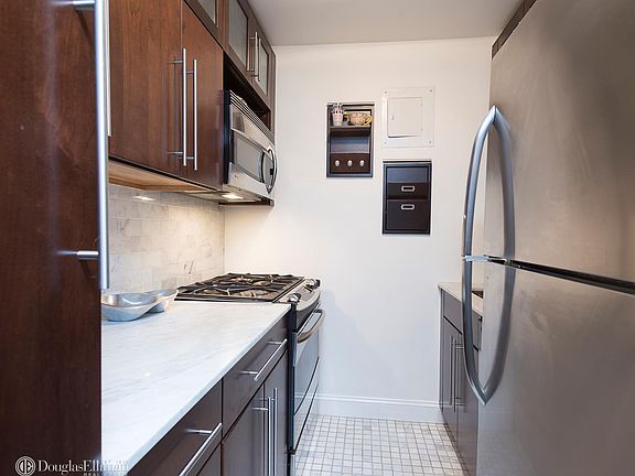 5th image of 301 E 69th St APT 3J