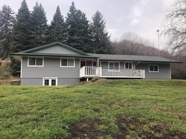 3551 Ewartsville Rd, Pullman, WA 99163