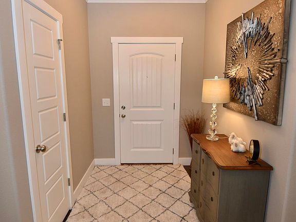 3rd image of 642 N Eagle Park Dr