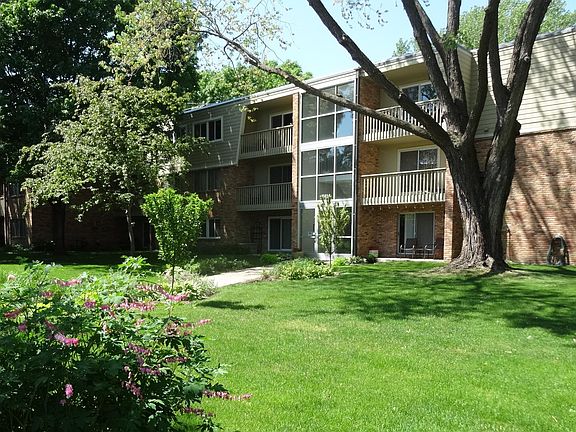 3rd image of 7414 W 22nd St