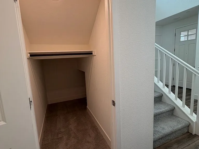 2478 Founders Pl — Photo 5