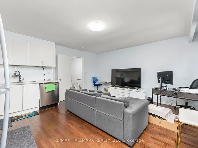 82 Halsey Ave #3 — Photo 5