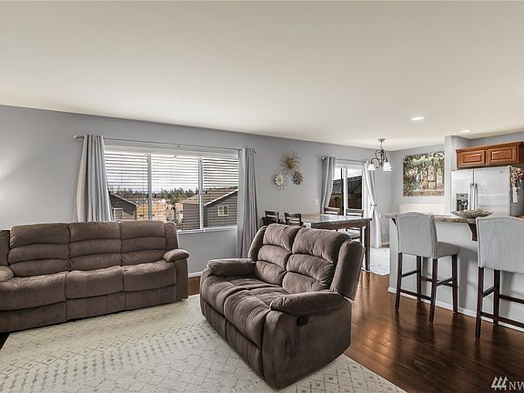 5th image of 20021 18th Avenue Ct E