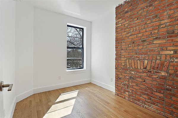 1st image of 501 Myrtle Ave #2L