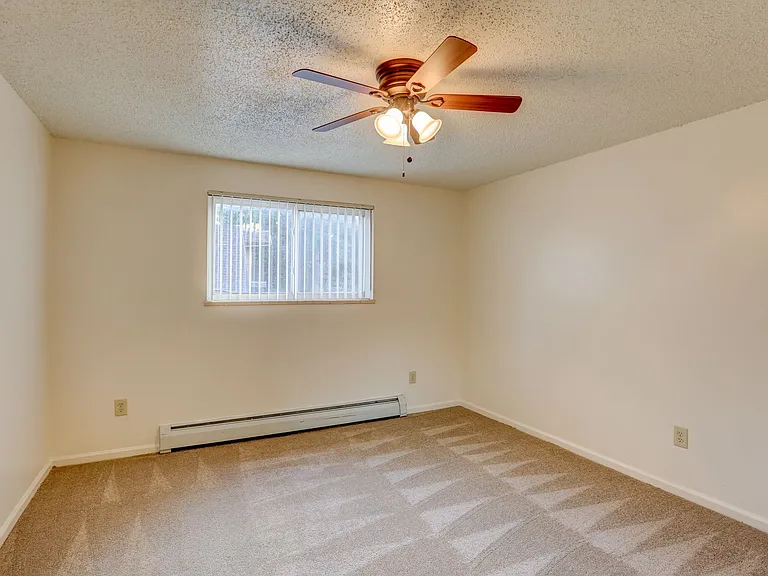 Applewood Crest Townhomes & Apartments — Photo 39