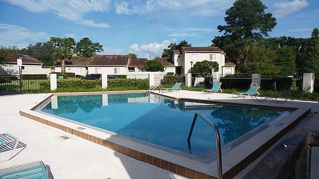 1st image of 192 W Sabal Palm Pl