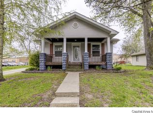 644 N 5th St, Auburn, IL 62615