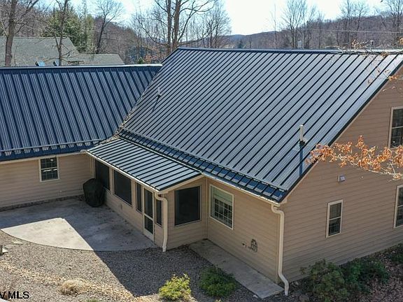 3rd image of 100 Wood Lily Ct