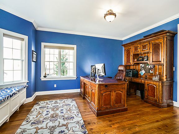 3rd image of 2 Stonegate Ct
