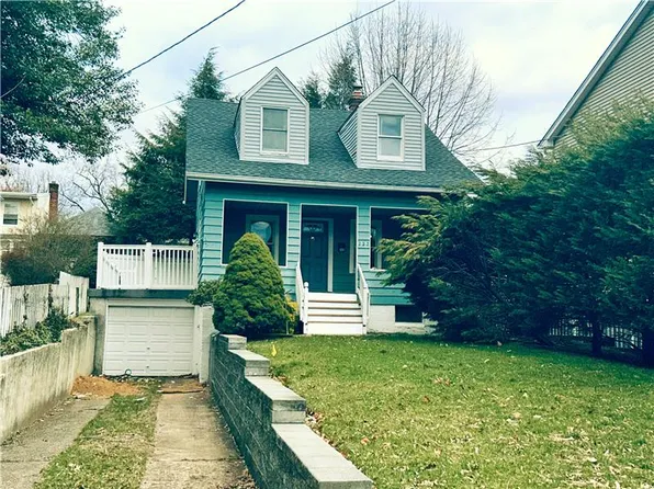 222 Manhattan Ter, Dumont, NJ 07628