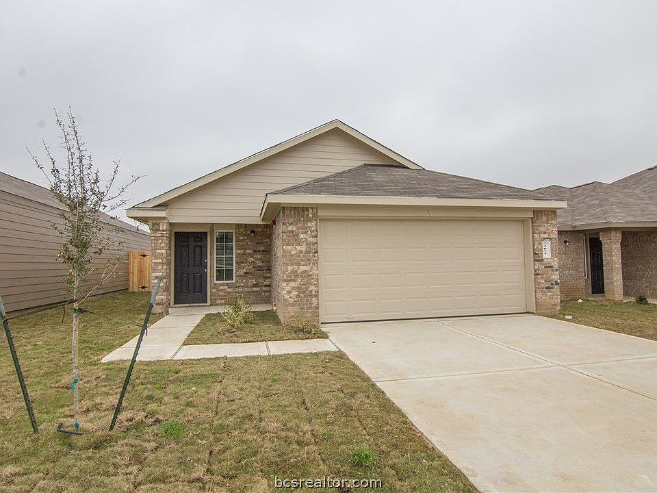 1st image of 2077 Oakwood Forest Dr
