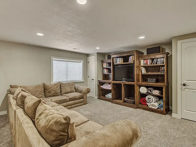 13866 S Markham Peak Cir — Photo 15
