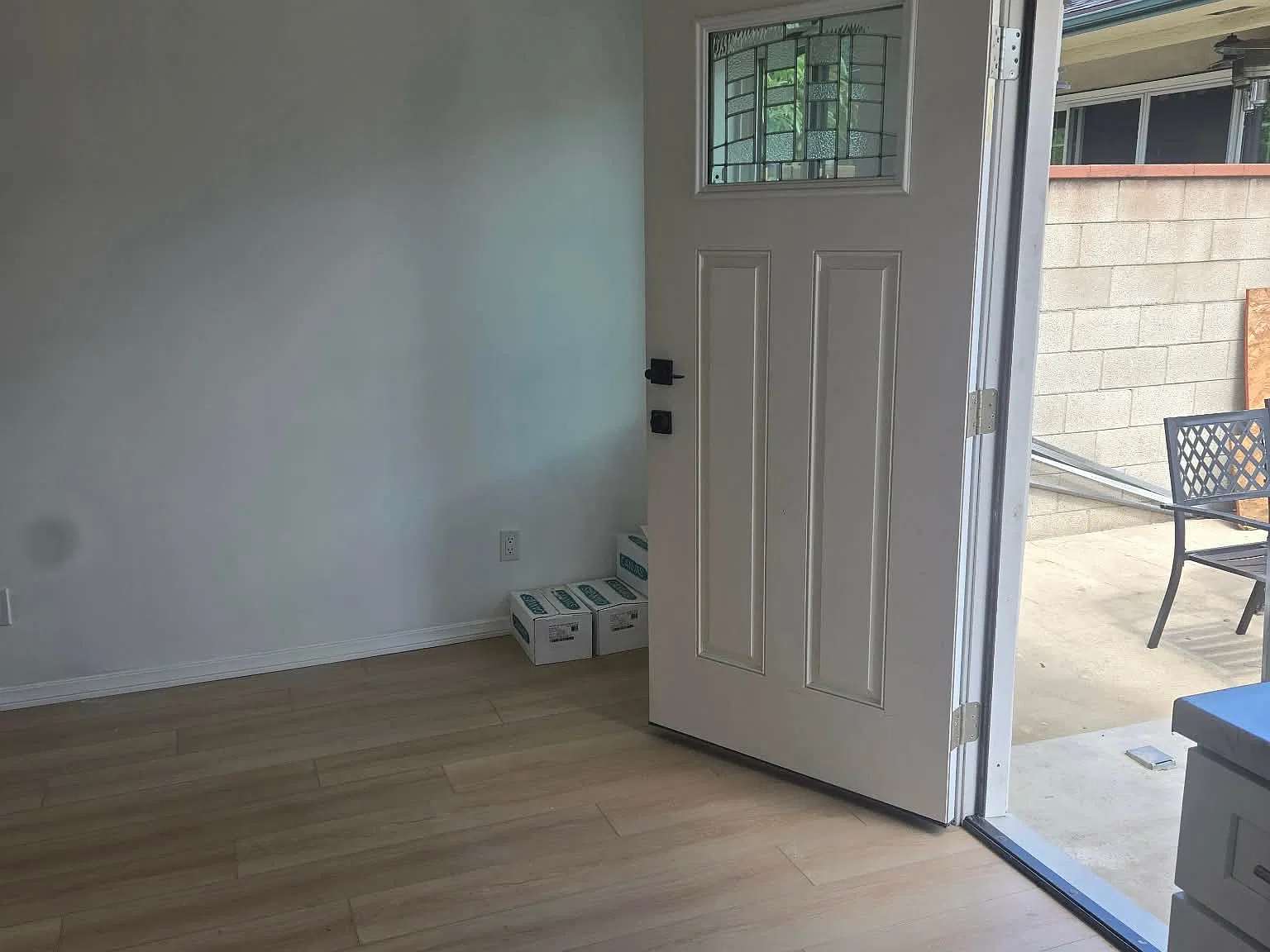 2 bed, 600 sqft, $2,400 — Photo 3
