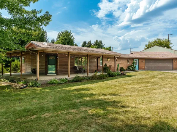 608 N 2nd St, Holcomb, IL 61043