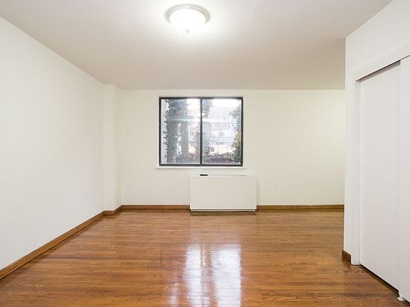 4th image of 434 W 19th St APT 4C