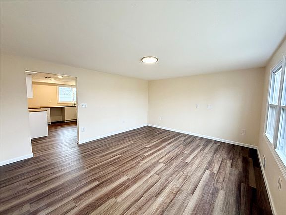 5th image of 213 Wilson Ave