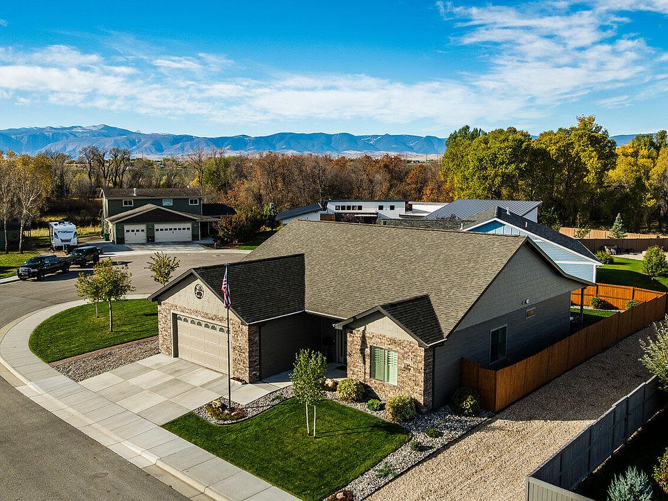 1st image of 479 Creek Cir