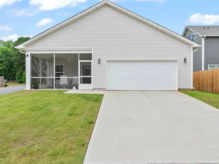 1044 Fairfield Dr — Photo 21