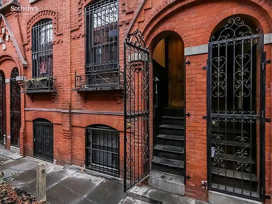 Sold by Sotheby's International Realty | media 2