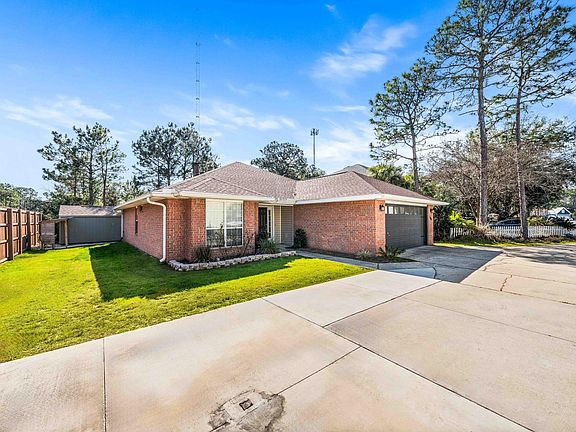 2nd image of 109 Rivercrest Cir