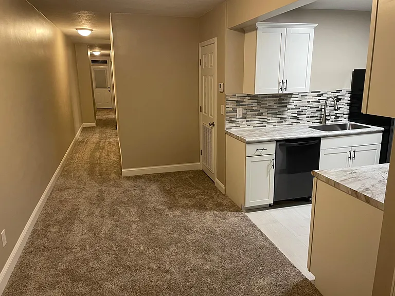 1623 Quarrier St #C — Photo 16