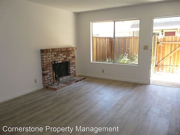 5th image of 2955 Rose Ave