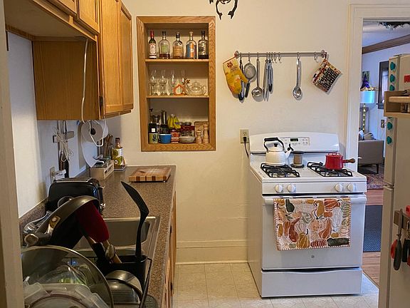 5th image of 1932 Emerson Ave S APT 3