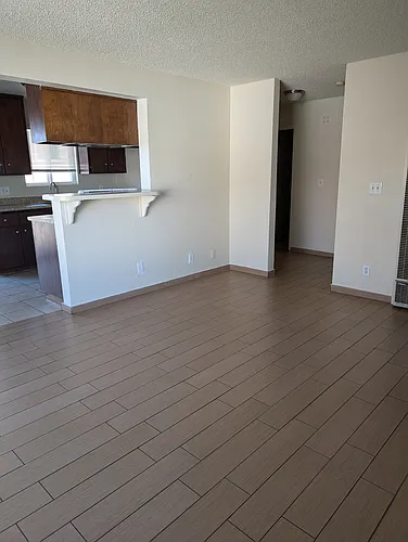 2460 Linden Ave #204 Photo 1