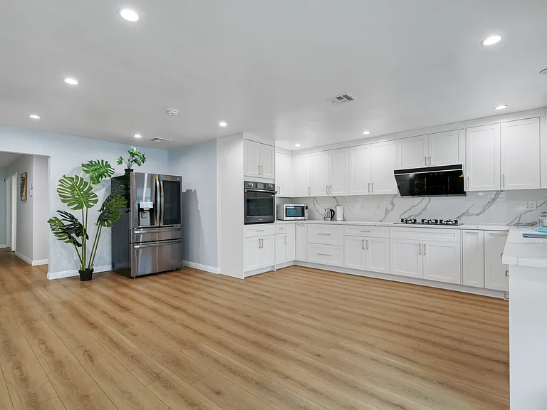 3815 Oakdale Ave — Photo 4