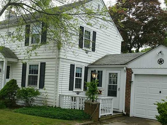 2nd image of 96 Parkway Dr