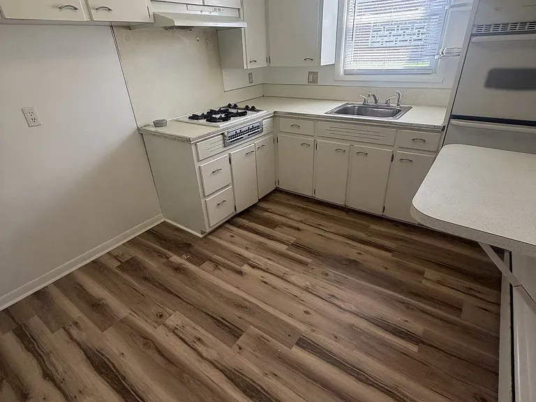 112 N Brewer Dr #3 — Photo 4