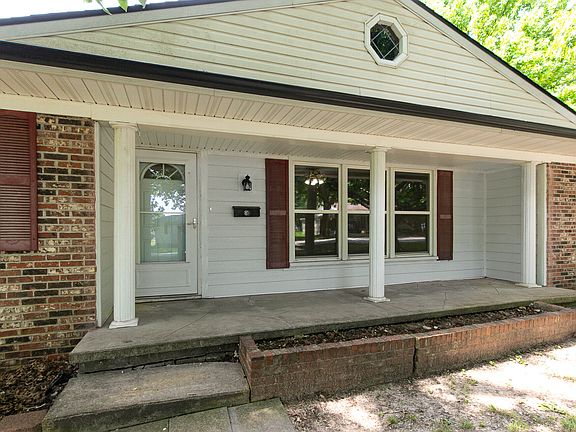 3rd image of 910 E Auburn Street