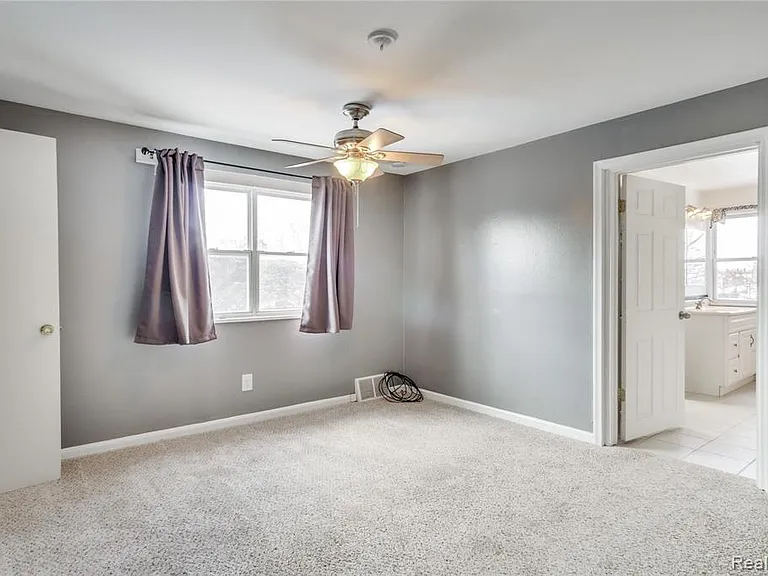 3388 Coolidge Hwy — Photo 11