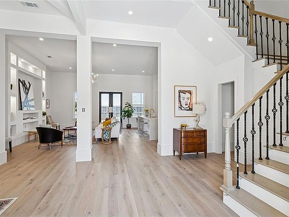 4th image of 539 Athania Pkwy