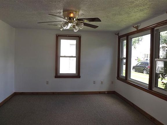 3rd image of 165 McKinley St