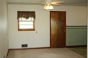5th image of 550 Karen Dr