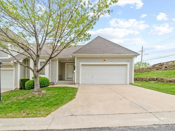 5857 Park Cir, Shawnee, KS 66216