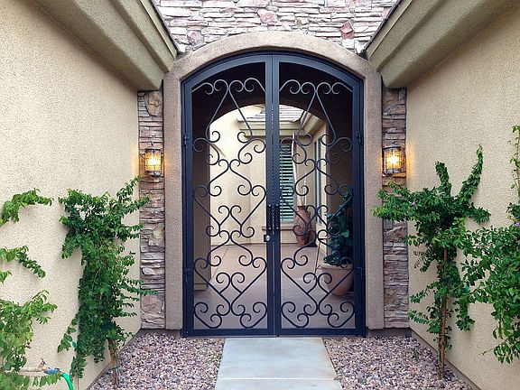 2nd image of 2556 W Princeville Dr