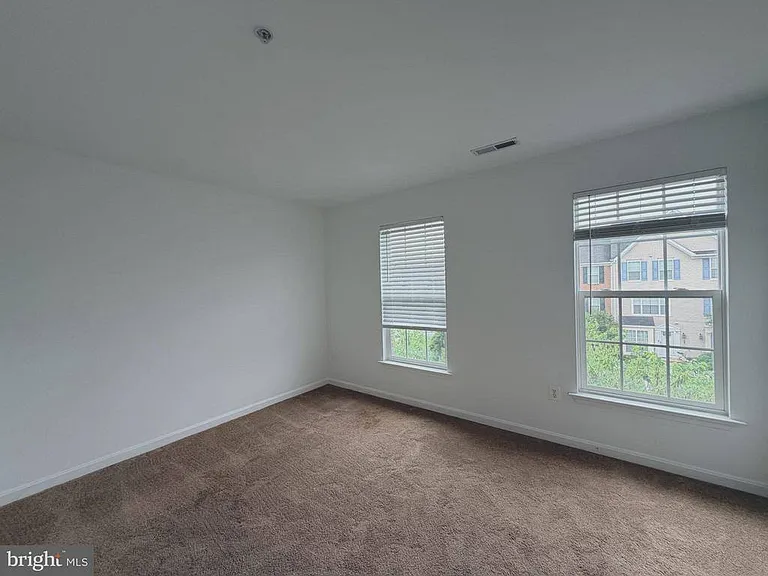 605 Tivoli Rd — Photo 12