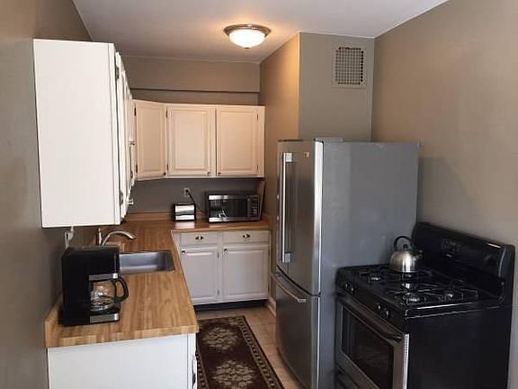 3rd image of 1028 E Juneau Ave APT 627